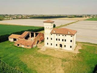 Intero stabile in vendita a legnago 