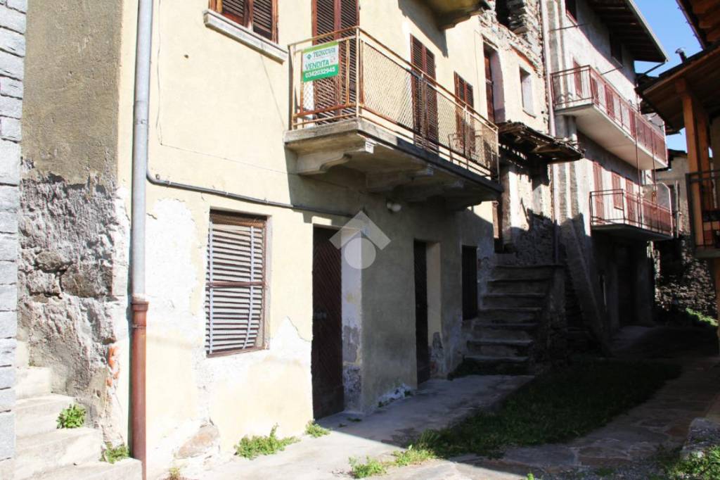 Casa Indipendente in vendita a Berbenno di Valtellina via Oriolo, 82
