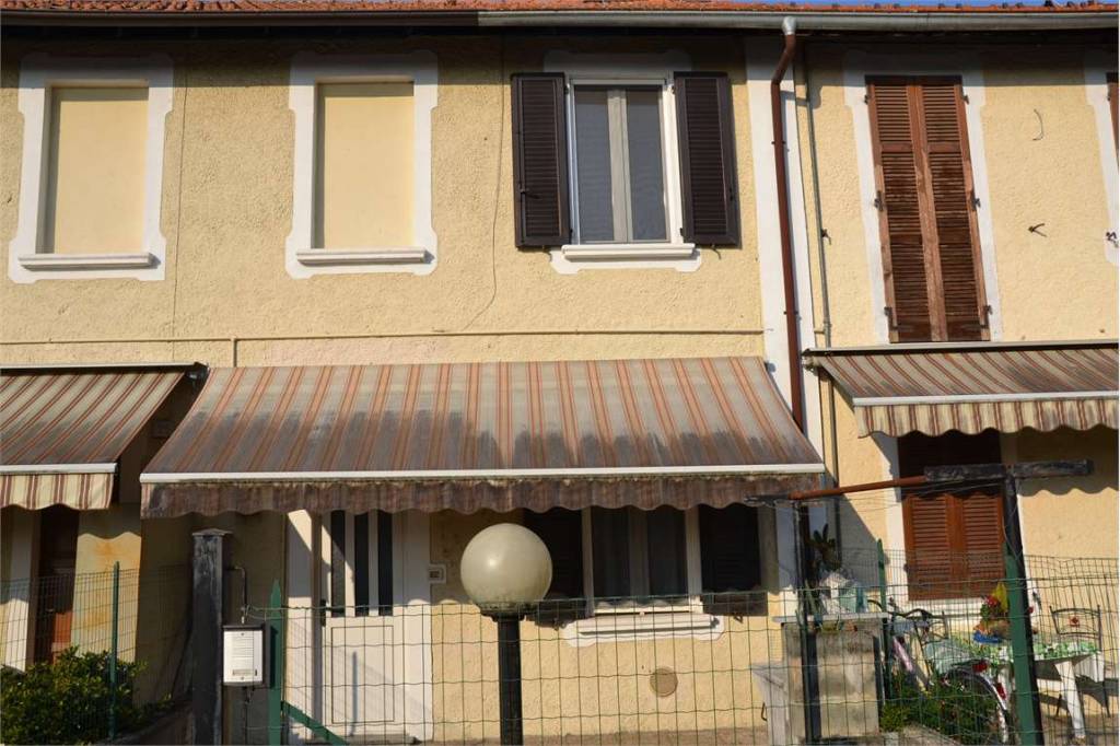 Villa a Schiera in vendita a Verbania via alla Fula, 32