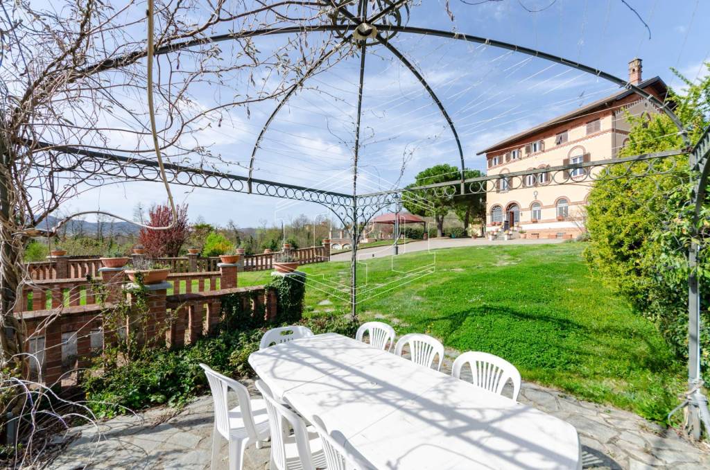 Villa in vendita a Ovada strada Sant'Evasio