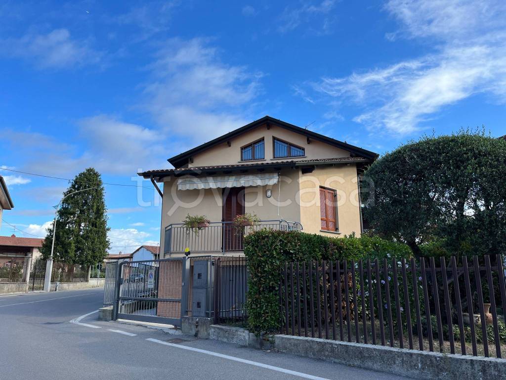Villa in vendita a Martinengo piazza Italia