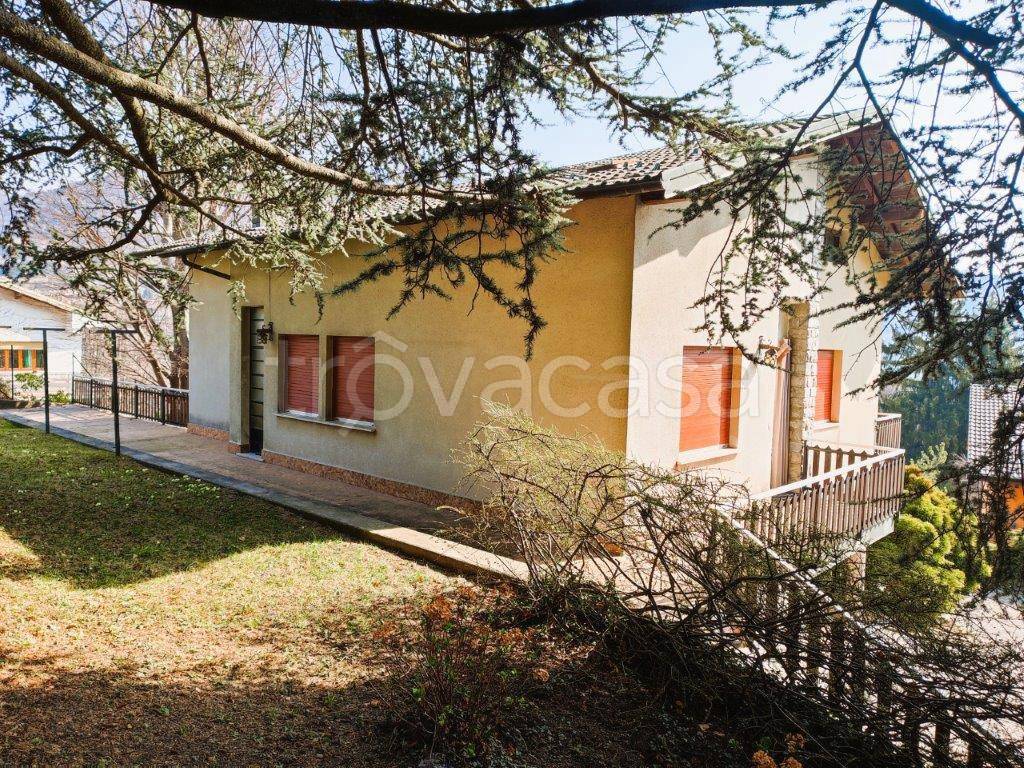 Villa in vendita a Centro Valle Intelvi via Passeggeti, 7