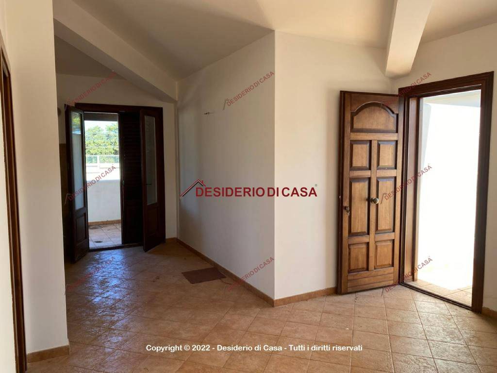 Villa Bifamiliare in vendita a Campofelice di Roccella ss113
