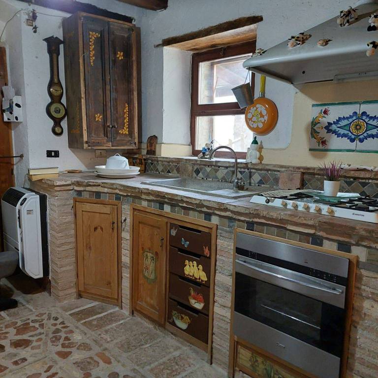 Casale in in vendita da privato a Spoleto località arezzo-messenano