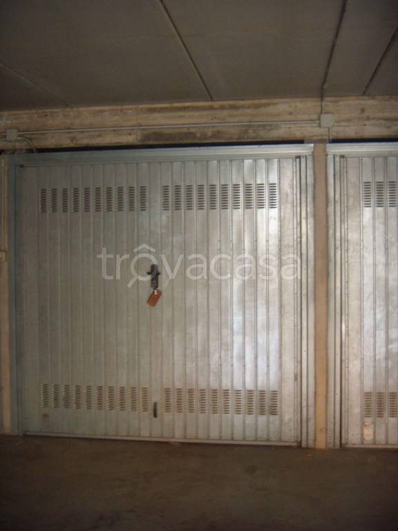 Garage in vendita a Seriate via Cesare Battisti, 21