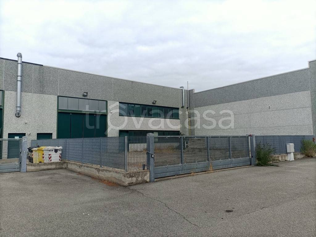 Capannone Industriale in vendita a Volpiano via Brandizzo