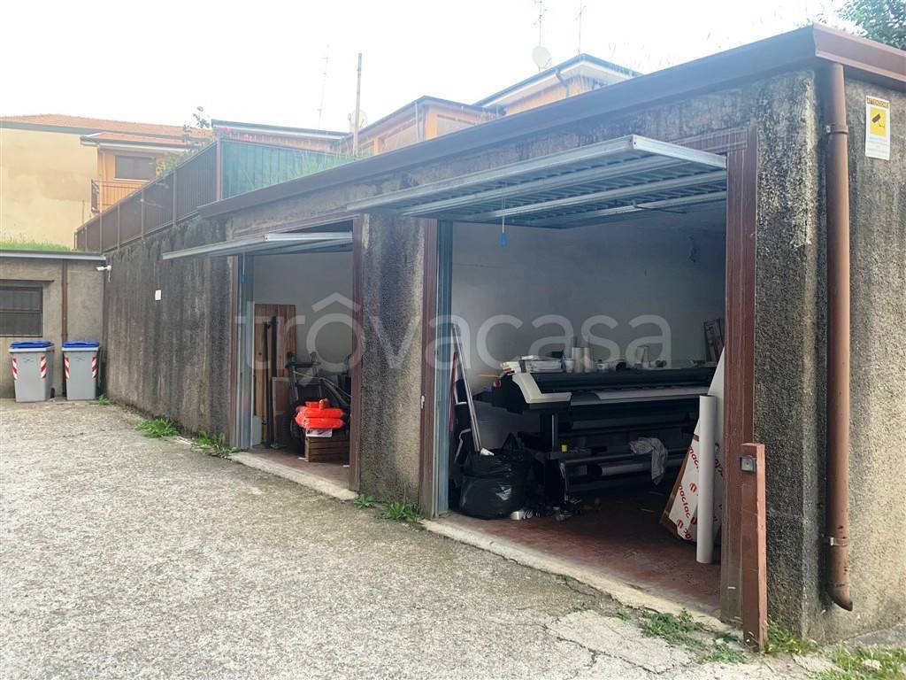 Garage in vendita a Seriate via Stazione