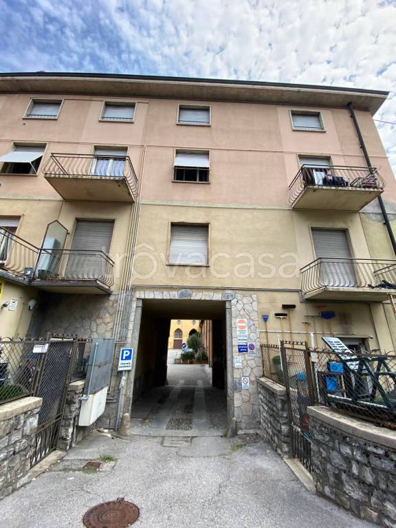 Appartamento in vendita a Canzo via verza, 68
