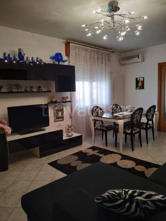 Appartamento in vendita ad Adria via adria sr 516, 0
