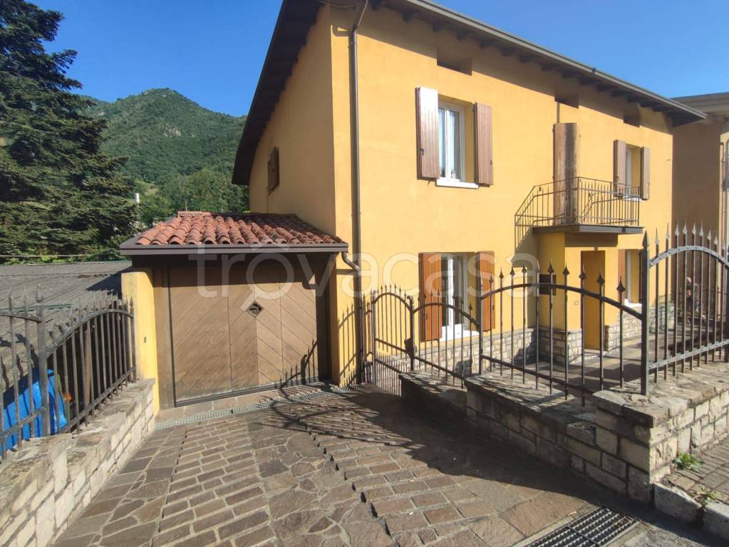 Villa Bifamiliare in vendita a Marcheno via Giuseppe Zanardelli, 145