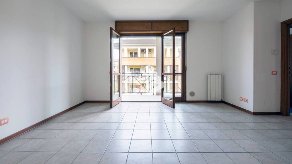 Appartamento in vendita a Roma via Sant'Ilario dello Ionio, 22