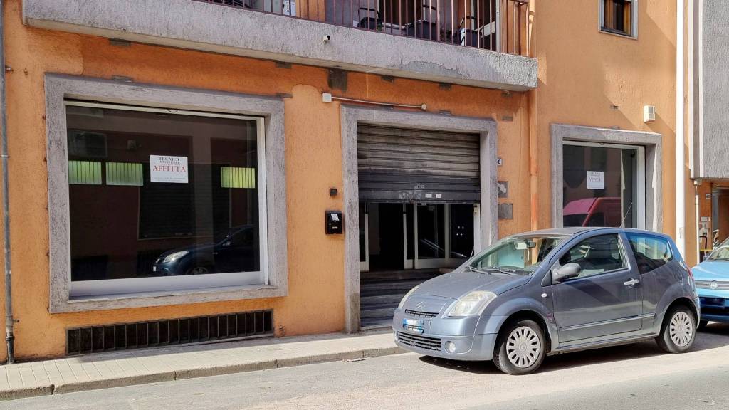 Negozio in vendita a Cagliari via Pontida, 36