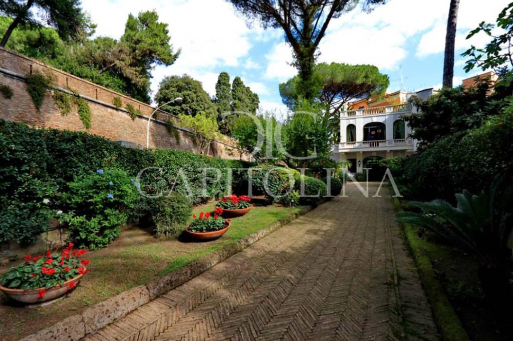 Villa in vendita a Roma via poerio - largo giovanni berchet