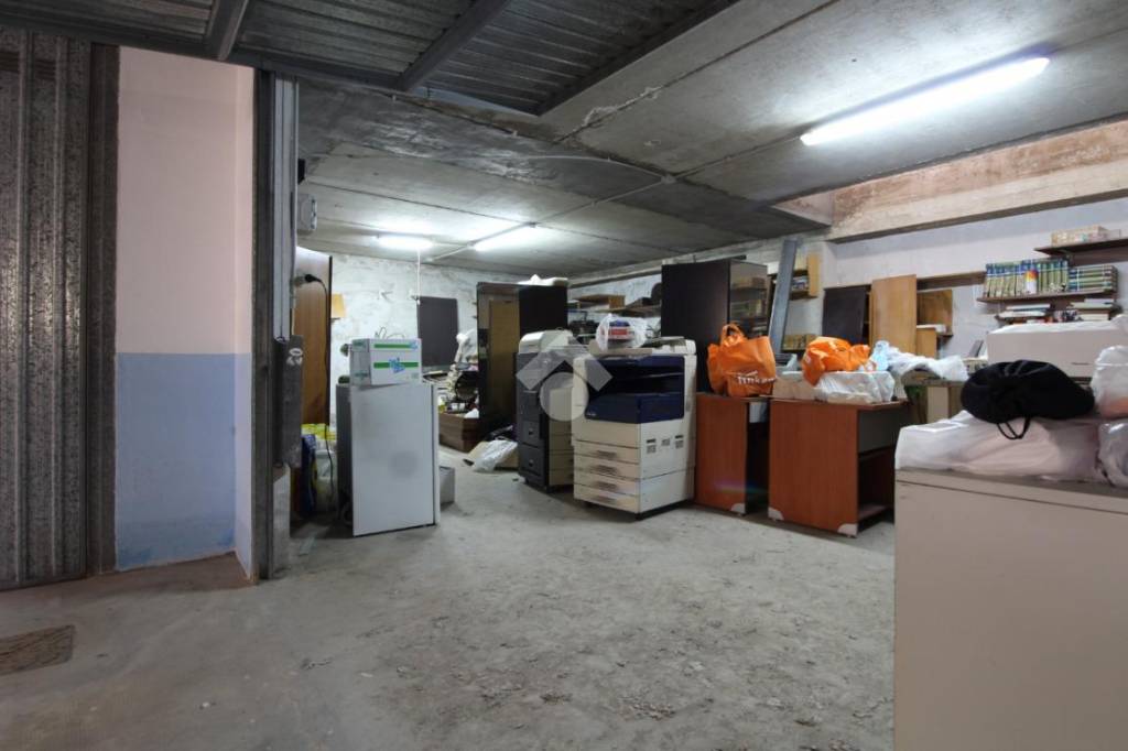 Garage in vendita a Palermo via Villa de Gregorio, 7