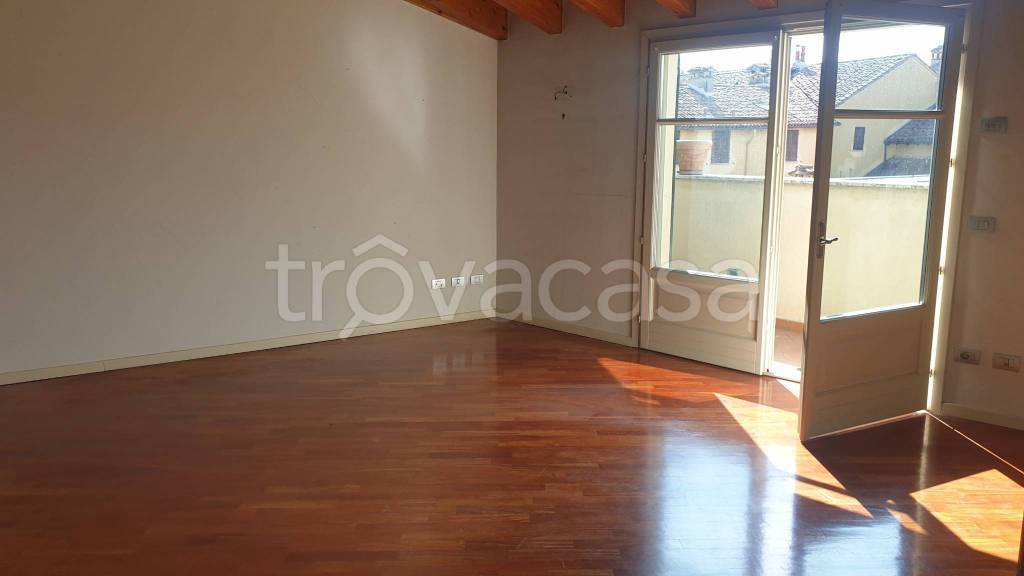 Appartamento in vendita a Cremona via Geremia Bonomelli, 7