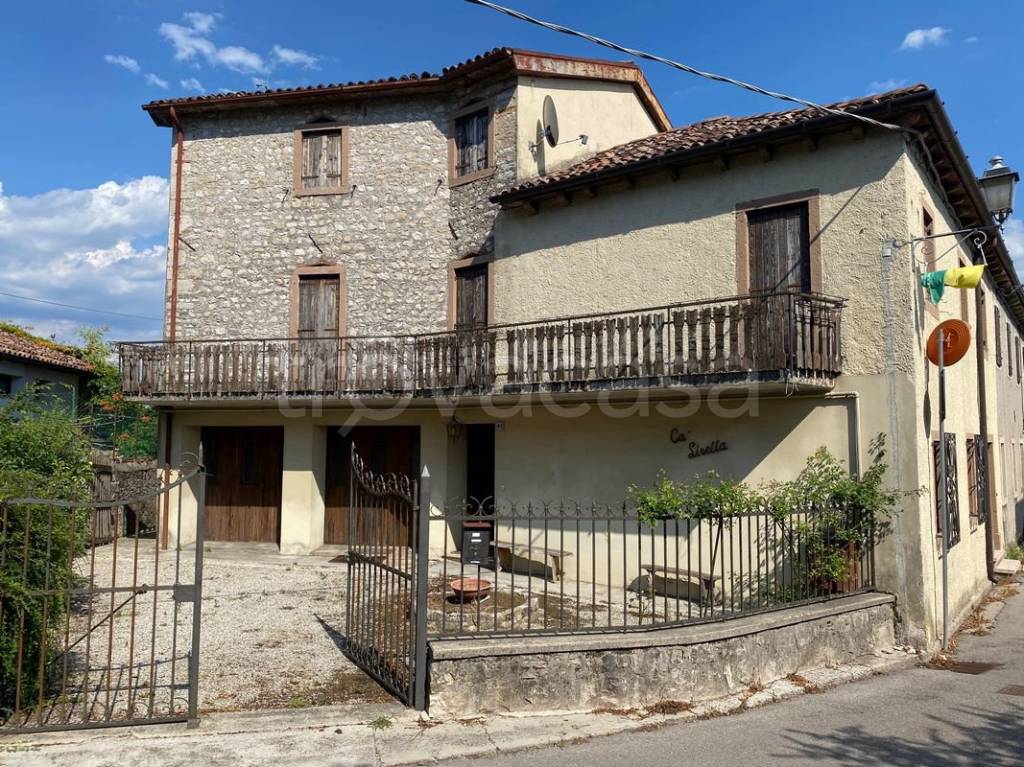 Villa in vendita a Follina via Marino De Mari