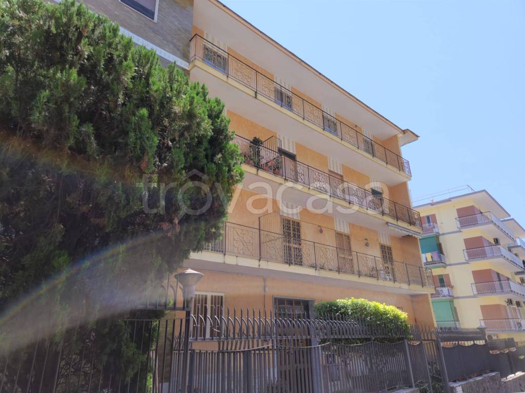 Appartamento in vendita a Portici viale Ascione