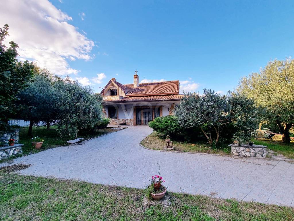 Villa in vendita ad Avellino contrada Sant'Eustachio Pennini, 22B