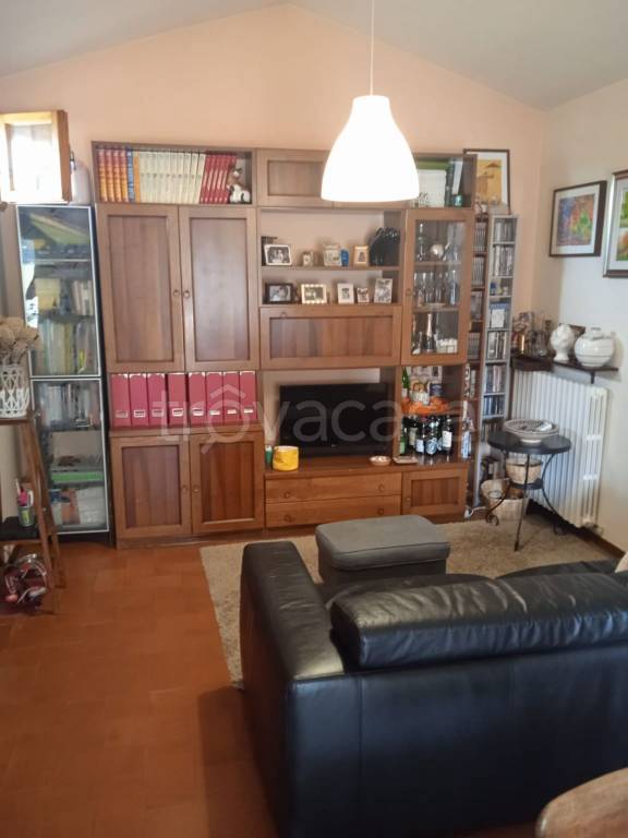 Appartamento in vendita a Greve in Chianti viale Rosa Libri