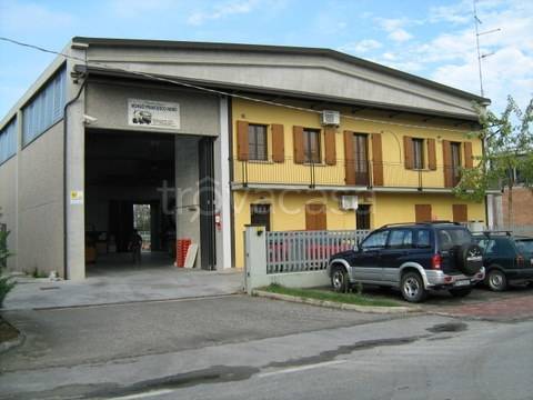 Capannone Industriale in vendita a Gualtieri via Don Minzoni