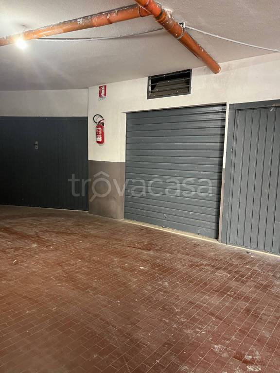 Garage in vendita a Martinsicuro via Procida, 1