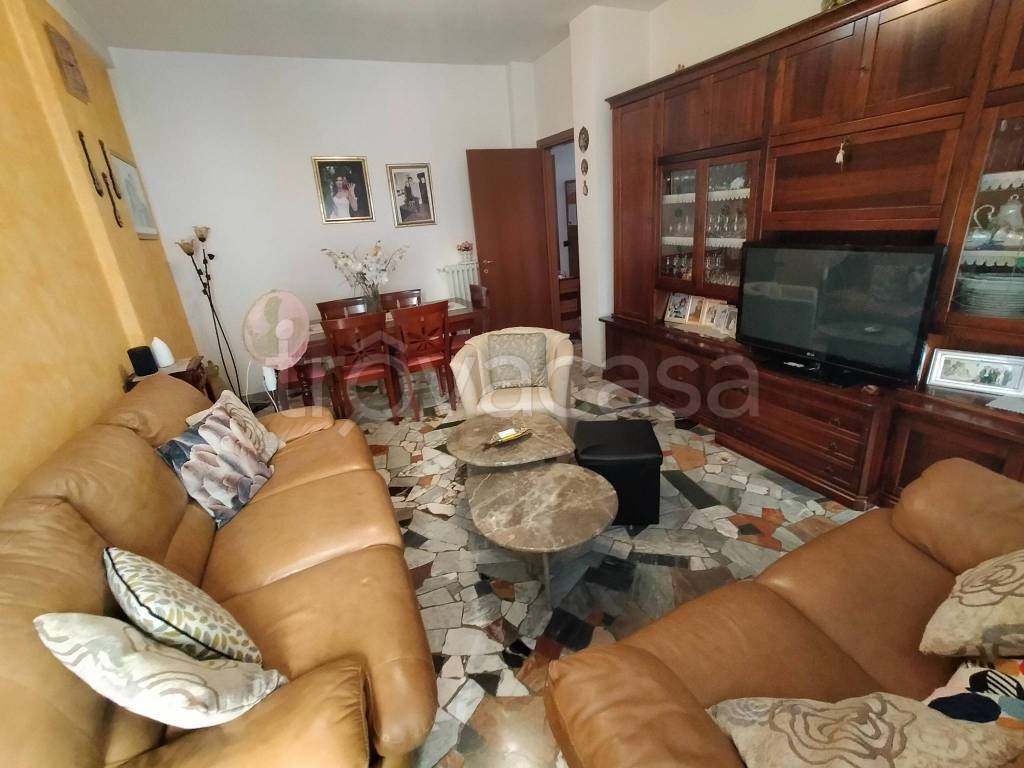 Appartamento in vendita a Venegono Inferiore via Alessandro Manzoni, 110