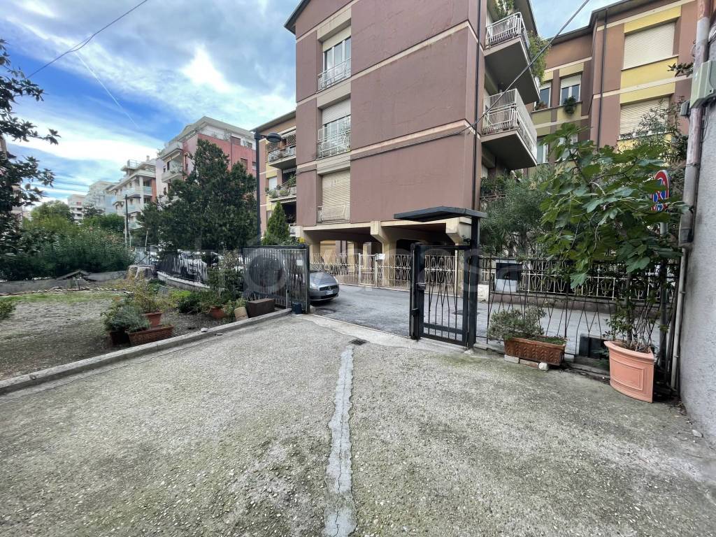 Appartamento in vendita a Pescara via Tiziano Vecellio