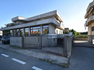 Garage in vendita a bernareggio via liguria, 13