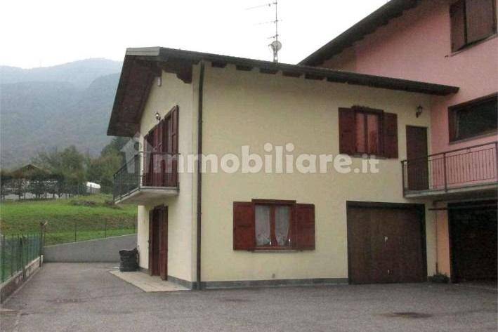 Villa a Schiera in in vendita da privato a Sant'Omobono Terme viale Vittorio Veneto, 5