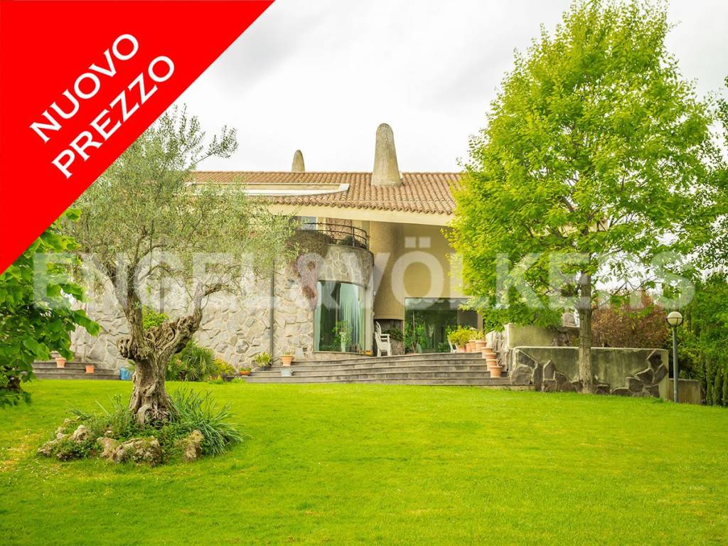 Villa in vendita a Roma via Tito Poggi