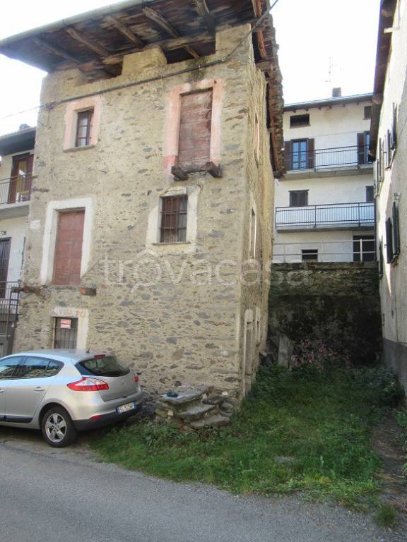 Casale in vendita a Caiolo via De Giacomi