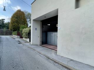 Posto auto in affitto a padova via alessandro poerio, 18