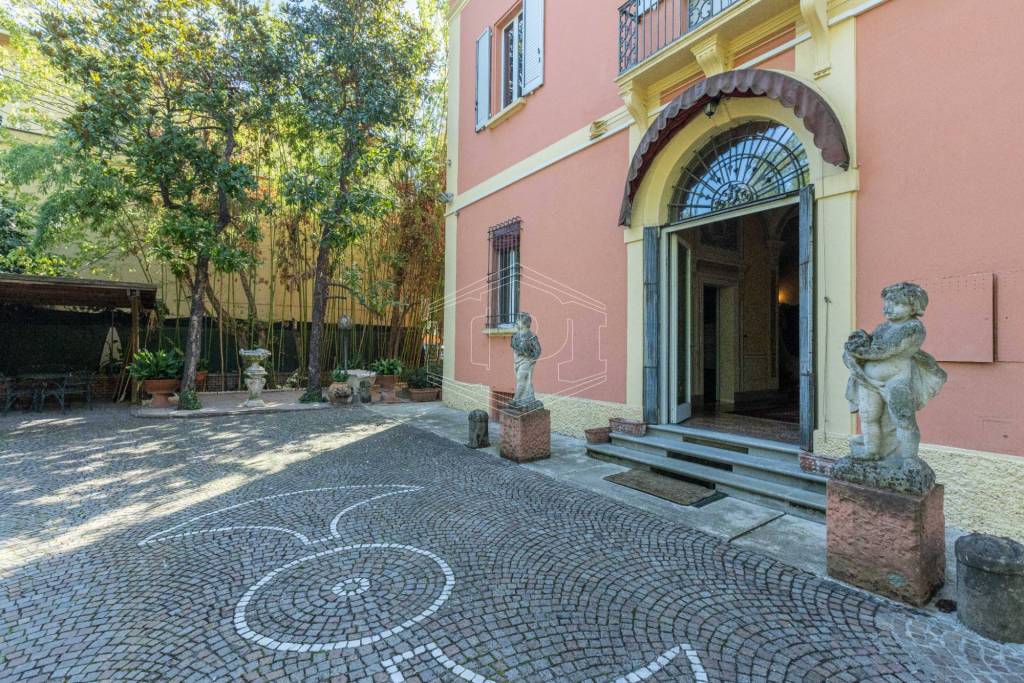 Villa in vendita a Bologna via Azzurra