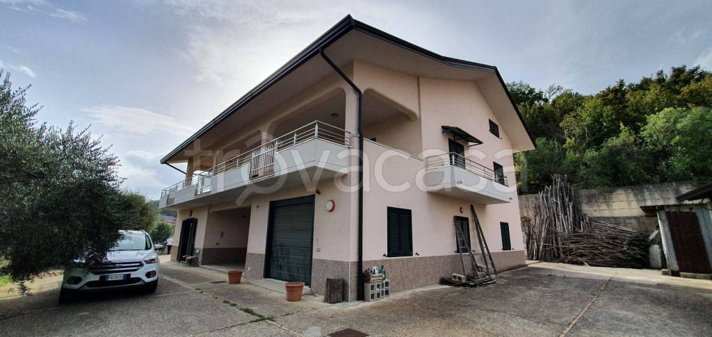 Villa in vendita a Capriglia Irpina via Costa del Monaco, 17