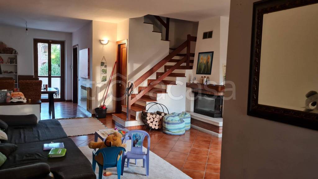 Villa a Schiera in vendita a Garbagna Novarese via Piave