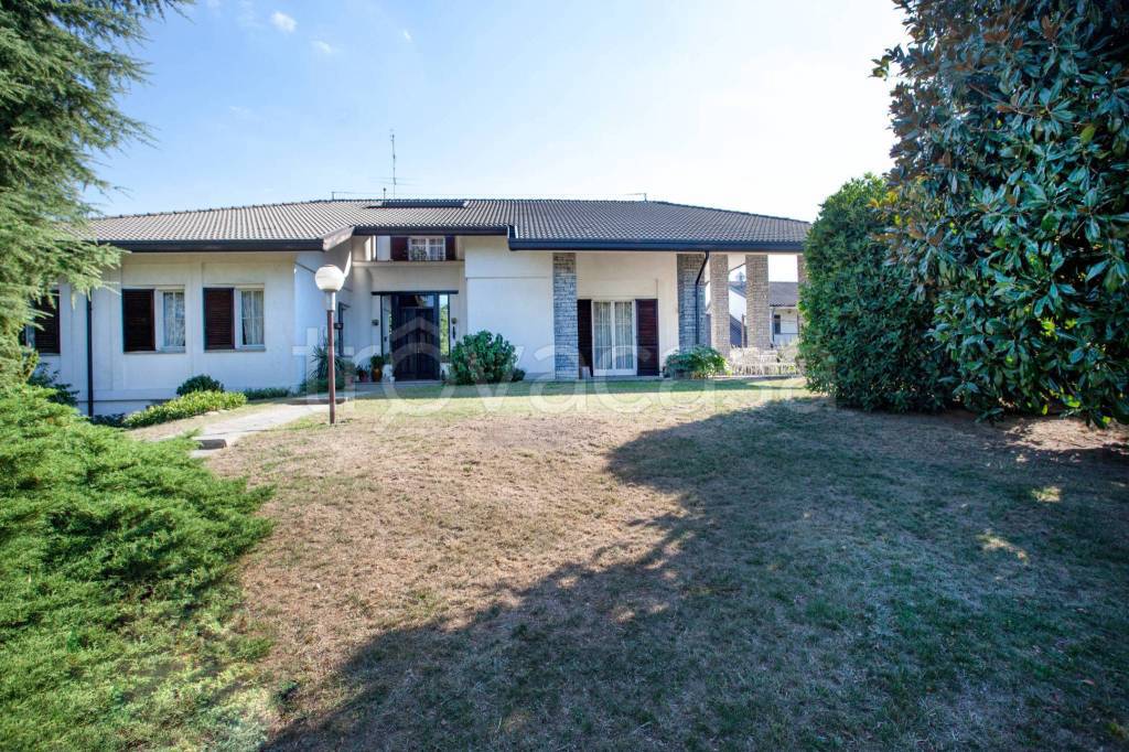Villa in vendita a Magenta corso Europa, 49