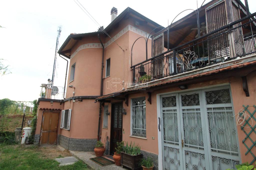 Casa Indipendente in vendita a Collegno via bassano