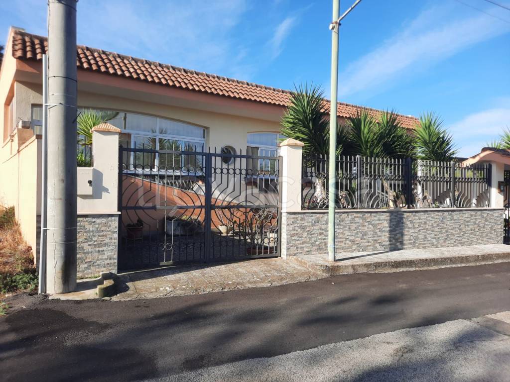 Villa Bifamiliare in vendita a Novoli via Li Stritti, 22
