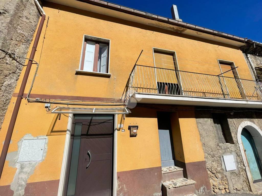 Casa Indipendente in vendita a Chiusano di San Domenico via carpino