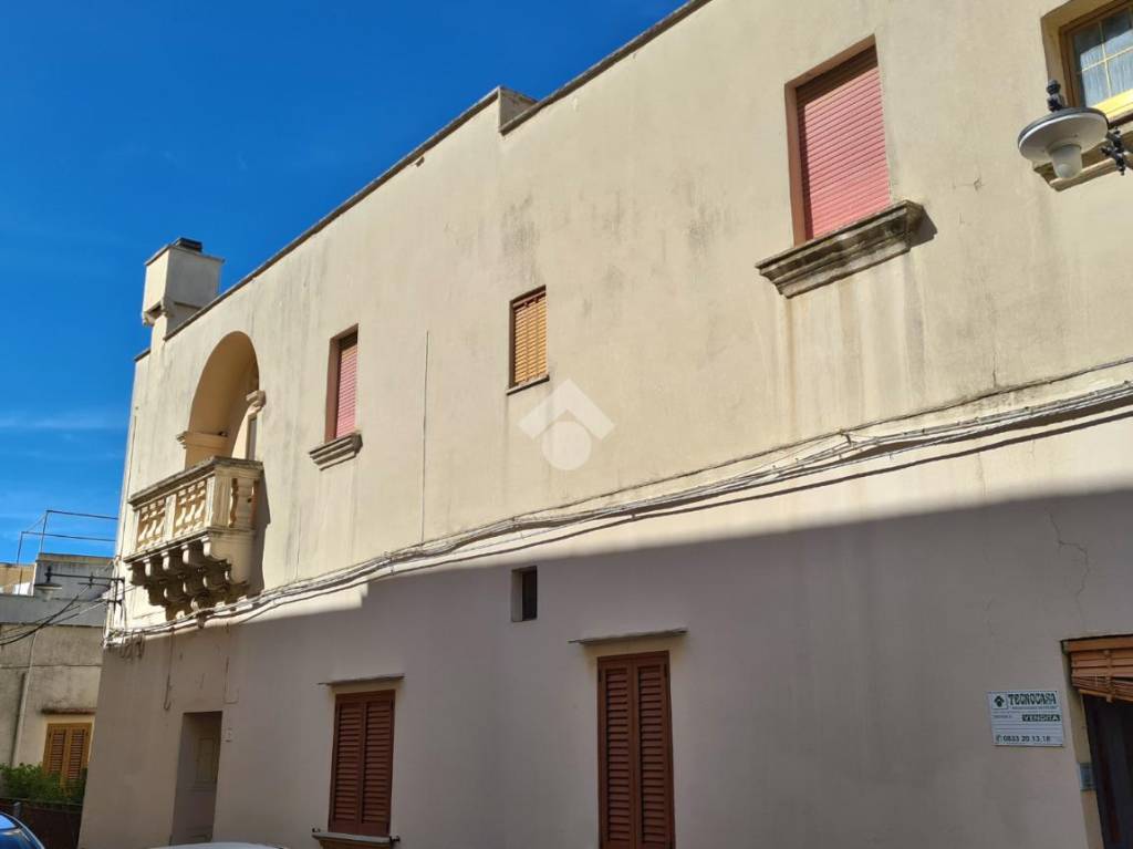 Casa Indipendente in vendita ad Alezio via Giacomo Matteotti