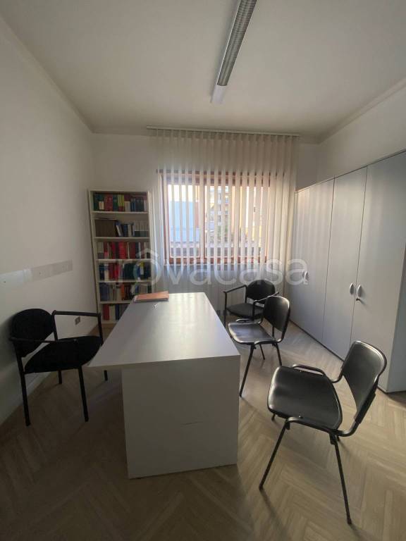 Ufficio in in affitto da privato a Isernia via 24 Maggio, 86
