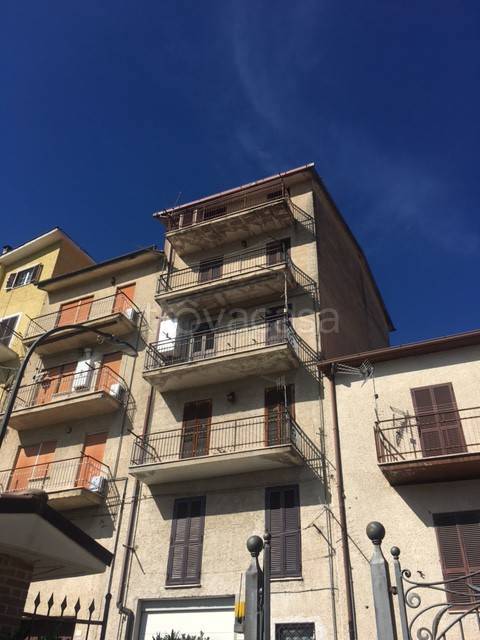 Appartamento in vendita ad Agosta via Roma