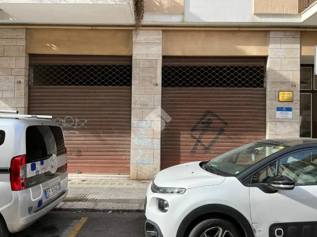Garage in vendita a Brindisi viale Risorgimento, 8