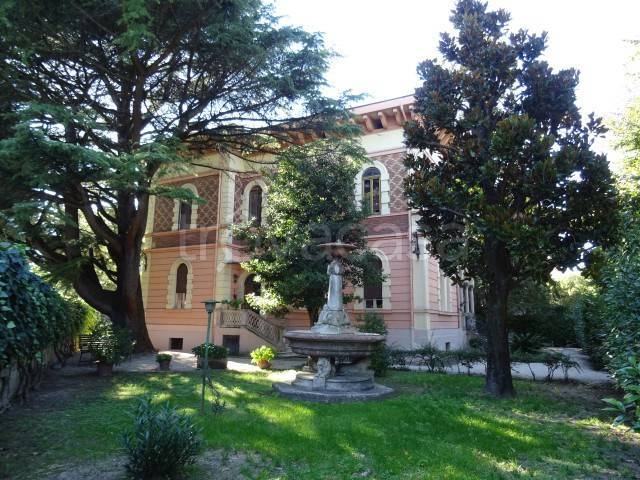 Villa Bifamiliare in vendita a Foligno via Flavio Ottaviani