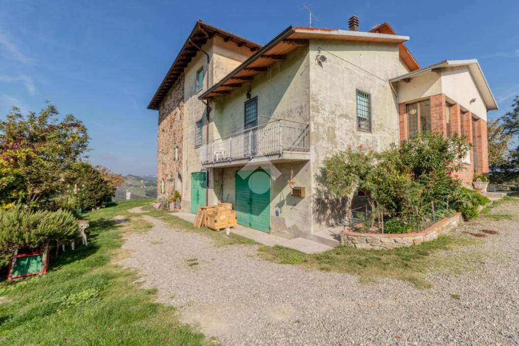 Villa Bifamiliare in vendita a Vergato via Giacomoni, 14