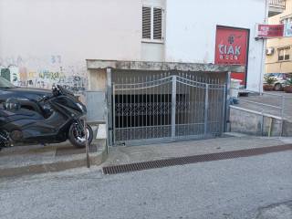 Garage in affitto ad agropoli via giovanni giolitti, 6