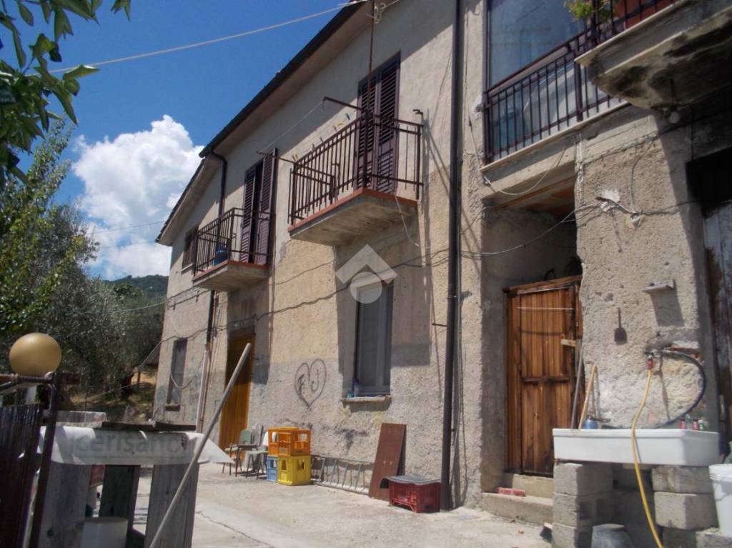 Casa Indipendente in vendita a Cerisano via Santo Janni