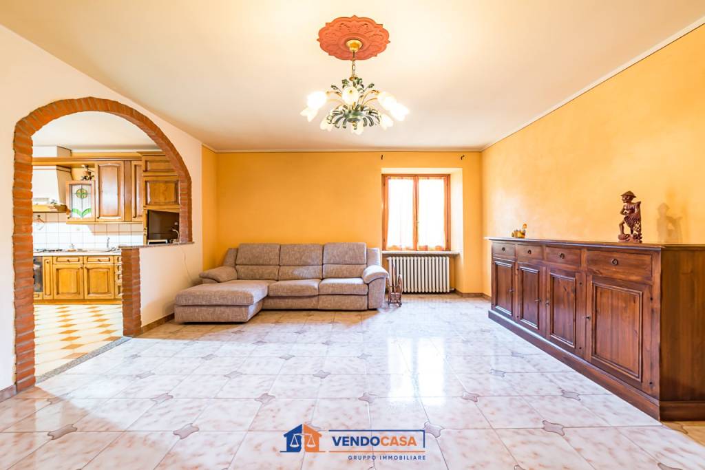Appartamento in vendita a Revello via Vittorio Emanuele iii, 70