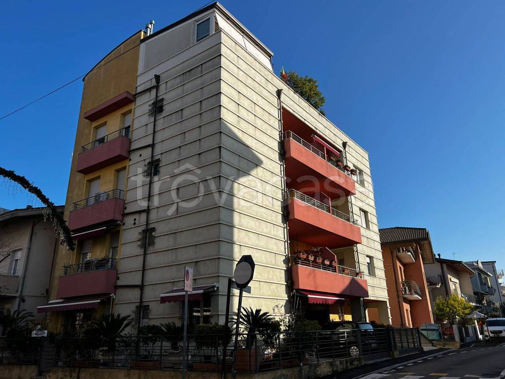 Appartamento in vendita a Cattolica via Ferrara, 24