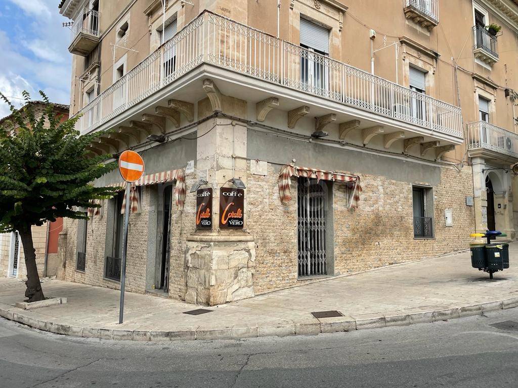 Bar in in affitto da privato a Comiso via San Biagio, 2